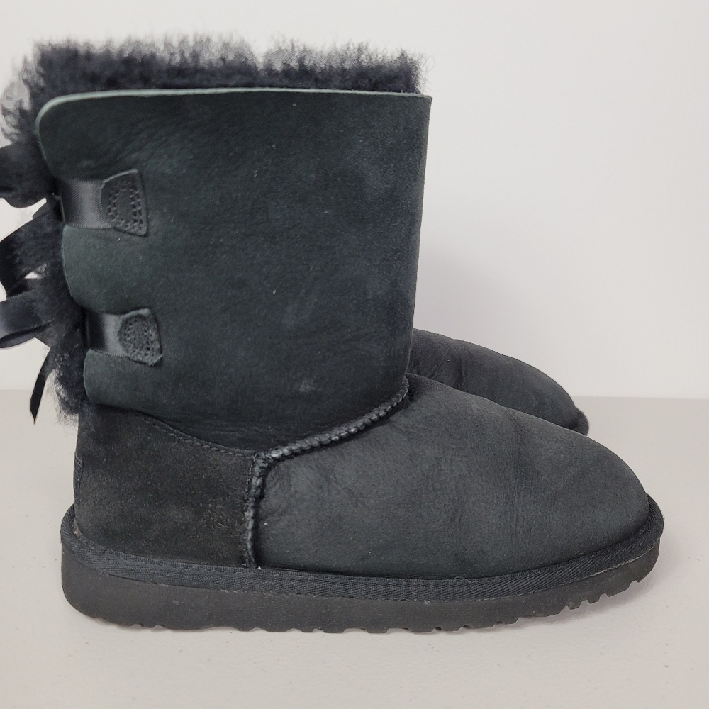 UGG Australia  BAILEY BOW SHORT BOOTS SUEDE US 5 - Picture 4 of 9